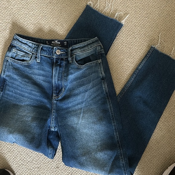 Hollister Denim - HOLLISTER ULTRA HIGH RISE MOM JEAN W25 L27
